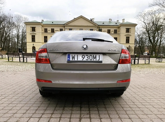 Skoda Octavia cena 29600 przebieg: 209000, rok produkcji 2013 z Strzyżów małe 407